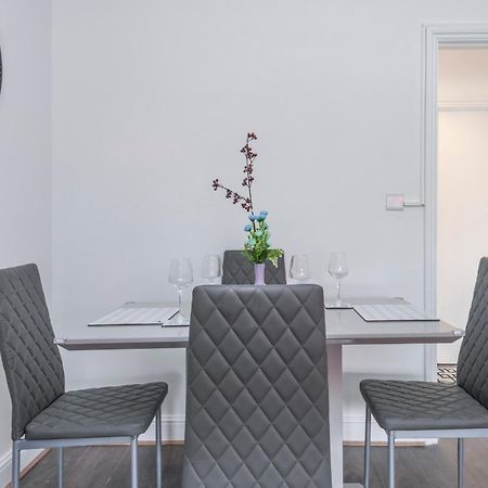 לונדון Modern Family Home W/Wi-Fi, Netflix, Self Check-In מראה חיצוני תמונה