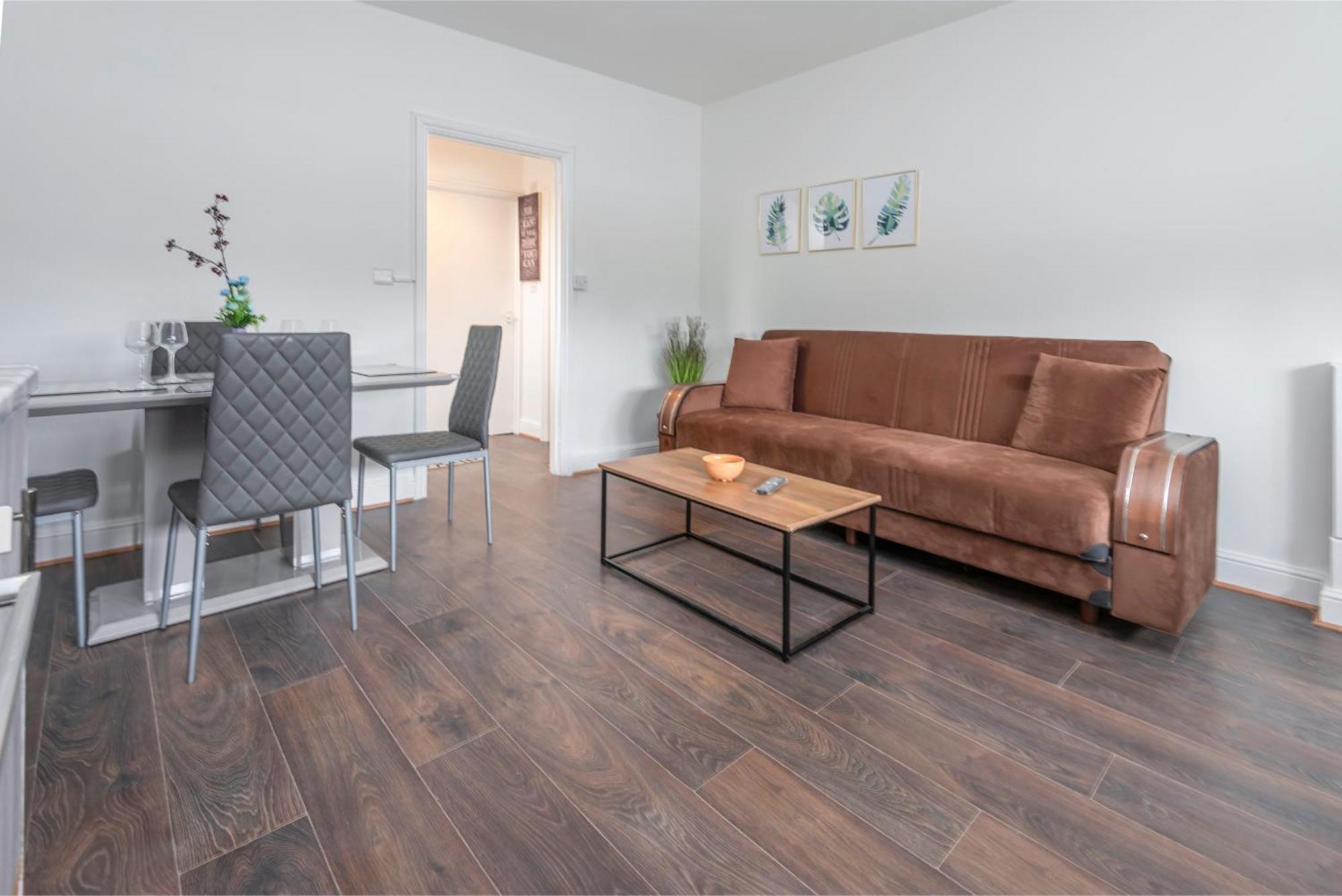 לונדון Modern Family Home W/Wi-Fi, Netflix, Self Check-In מראה חיצוני תמונה